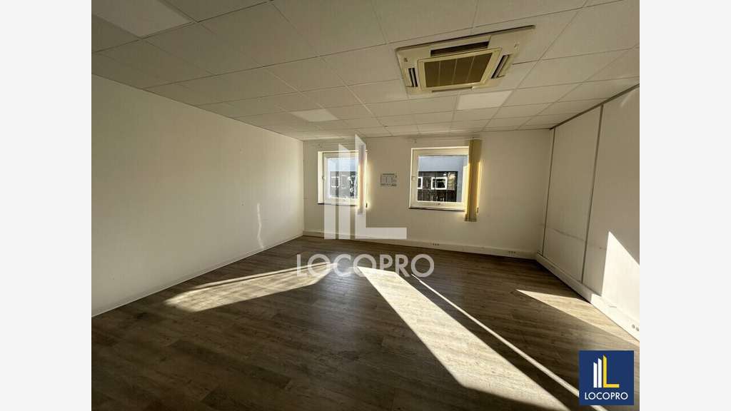 Loue bureau de 446m² à Sophia Antipolis Technopôle
