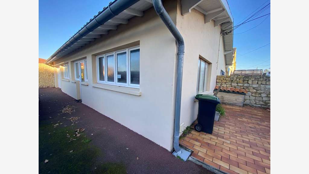 A louer bureaux 55m² à Saintes
