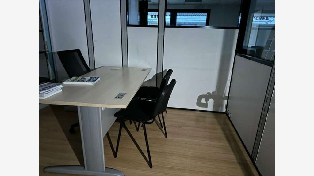 Bureau 88m² R+1 à louer à Limas