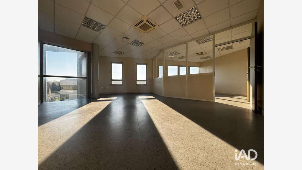 A louer bureaux de 210m² parfait état à Agnetz