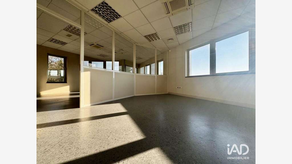A louer bureaux lumineux de 480m² à Agnetz