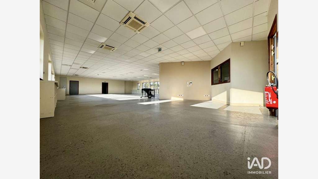 A louer bureaux lumineux de 480m² à Agnetz