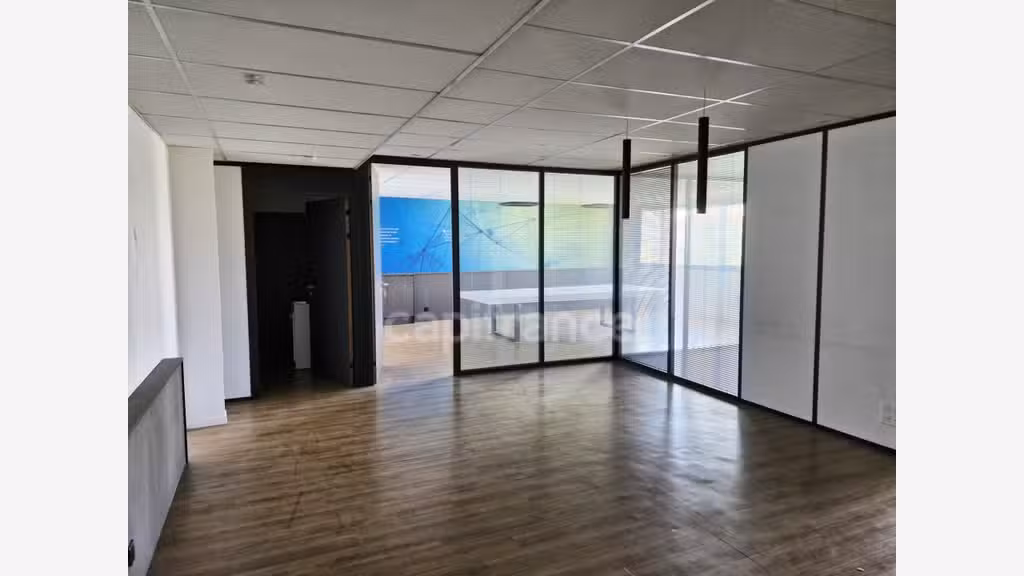 Plateau de bureaux 167m² à louer à Aix-en-Provence