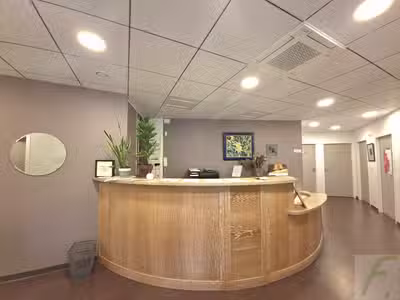 Bureau 17m² + annexes 50 m² à Aix les Bains