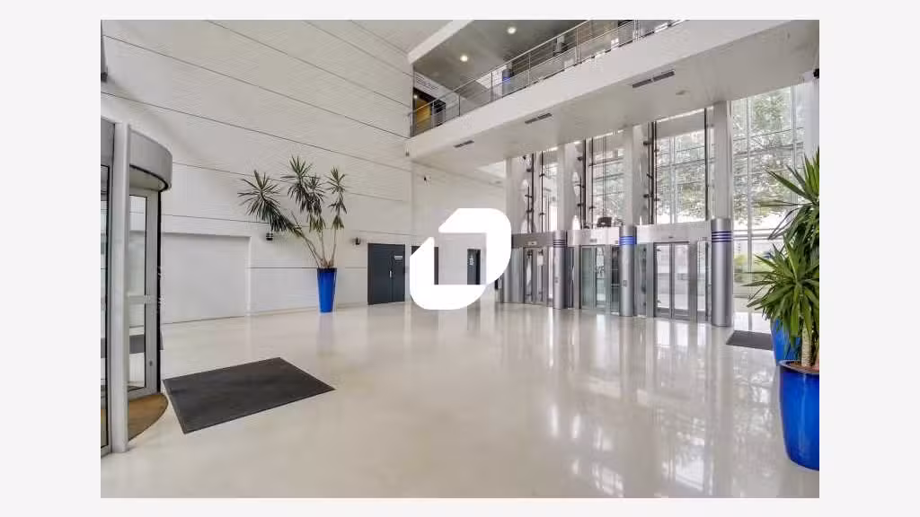 A louer Bureaux 655m² Alfortville