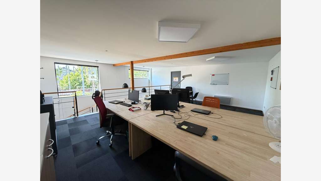 Bureaux contemporains proche Pôle Tassigny Angers