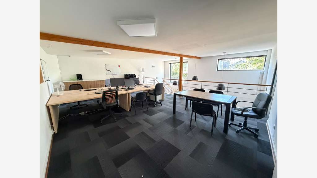 Bureaux contemporains proche Pôle Tassigny Angers