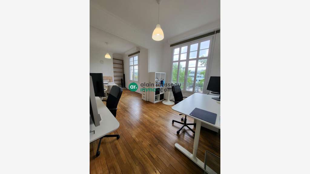 A louer bureaux 66m² R+2 hyper centre Angers Gare