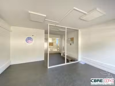Loue showroom et bureaux de 162m² à Anglet Maignon
