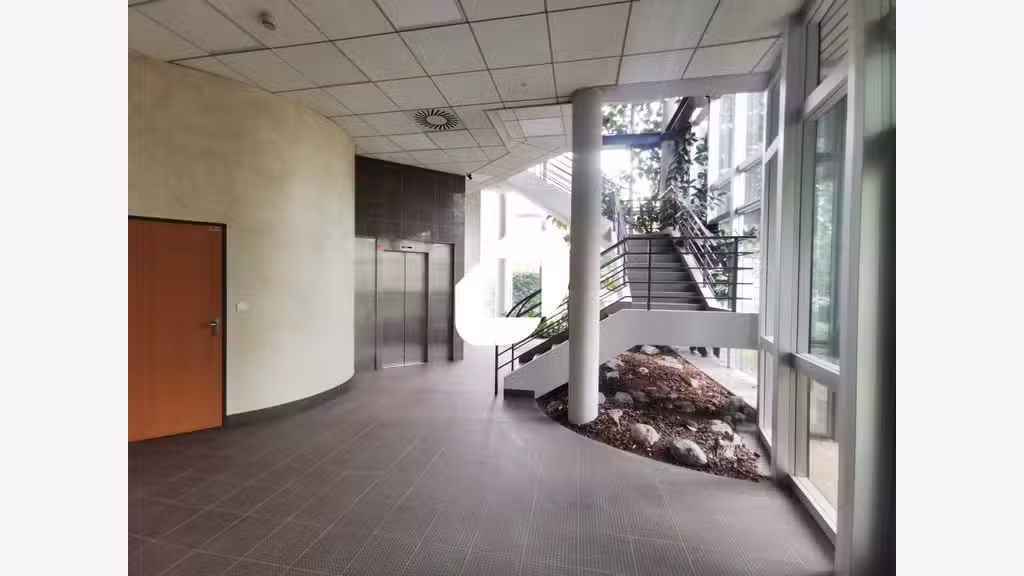 A louer Bureaux 742m² Antony