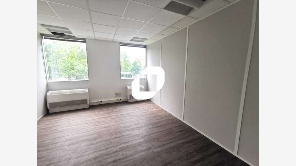 A louer Bureaux 742m² Antony