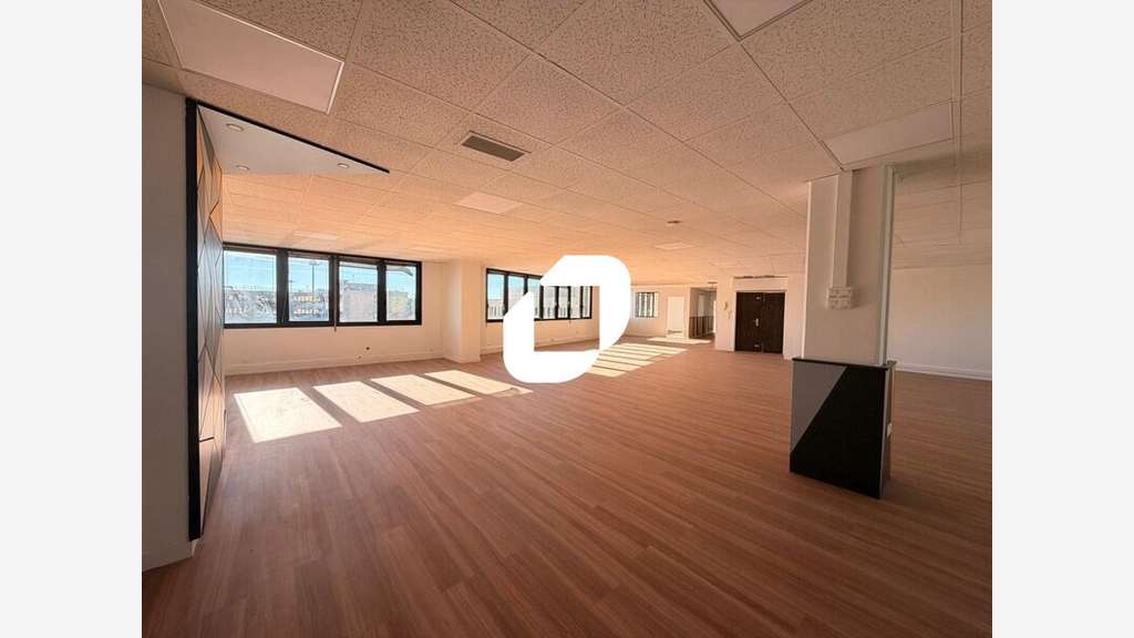 A louer Bureaux 1240m² Arcueil