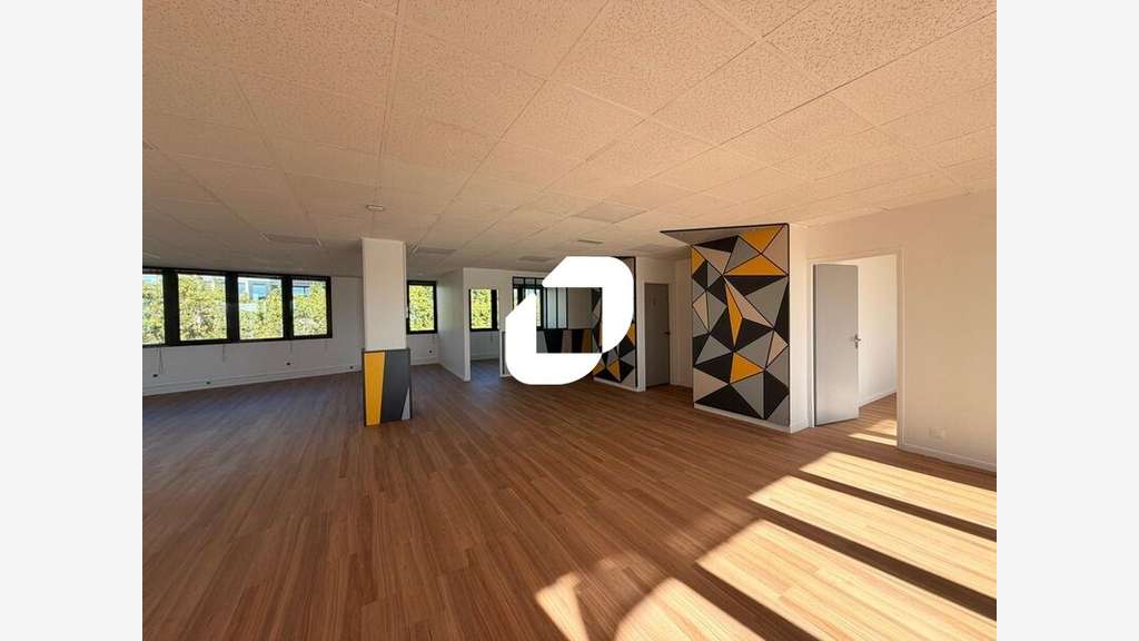 A louer Bureaux 1240m² Arcueil