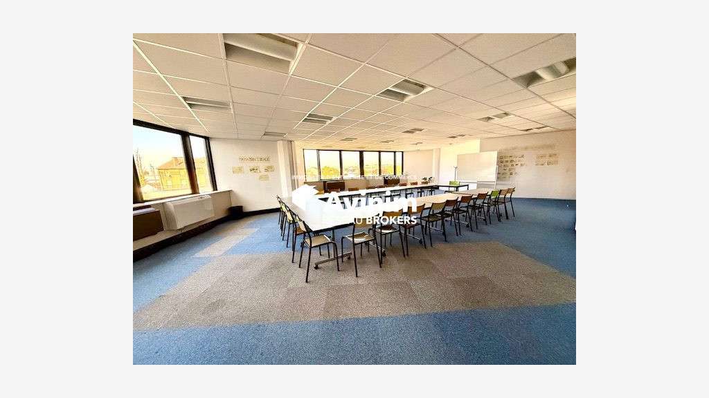 A LOUER BUREAUX LUMINEUX DE 218M2 À ARGENTEUIL