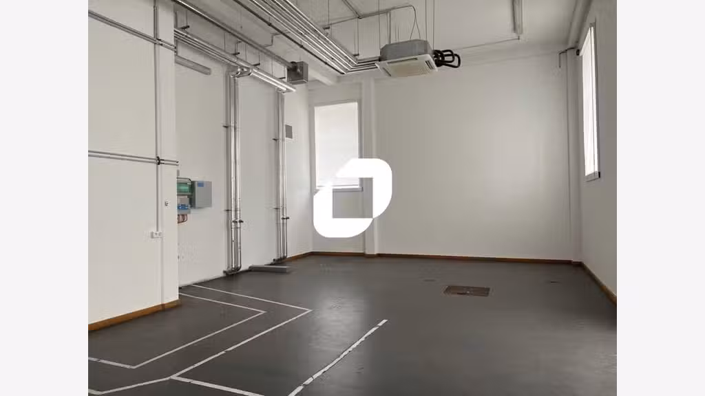 A louer Bureaux 813m² Aubervilliers