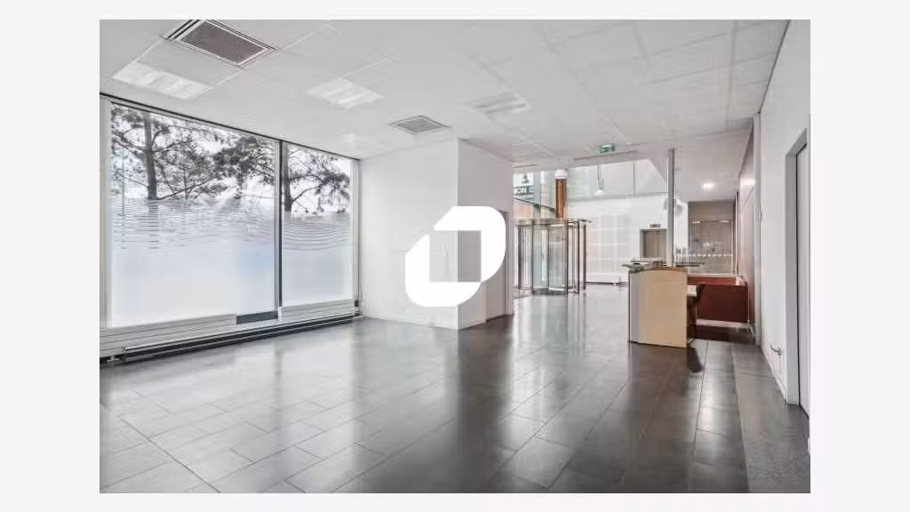 A louer Bureaux 1323m² Aubervilliers