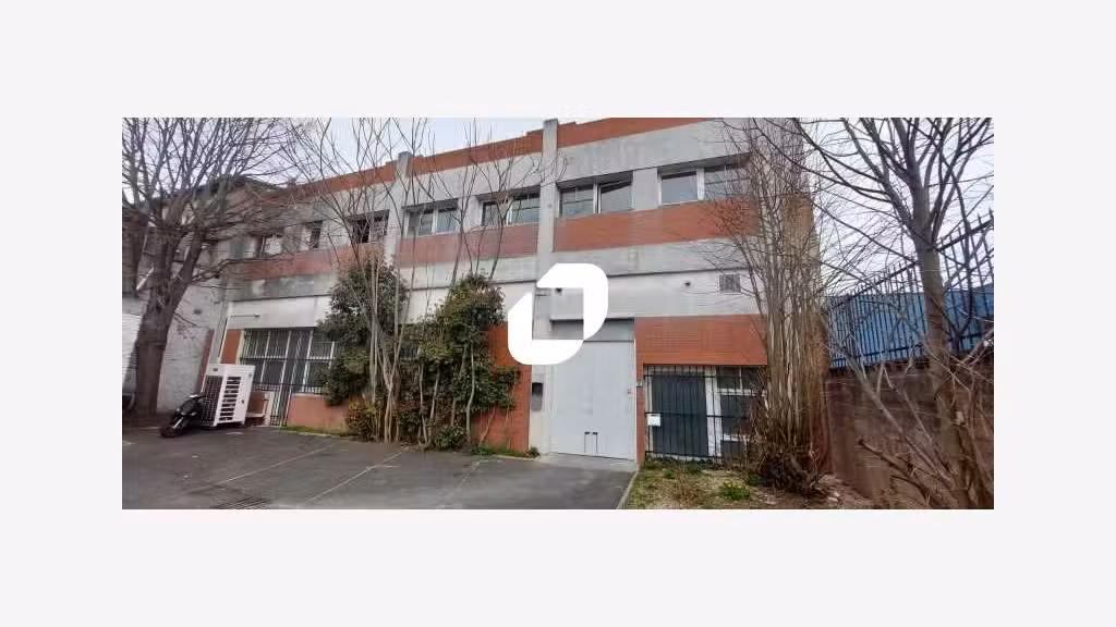 A louer Bureaux 1400m² Aubervilliers