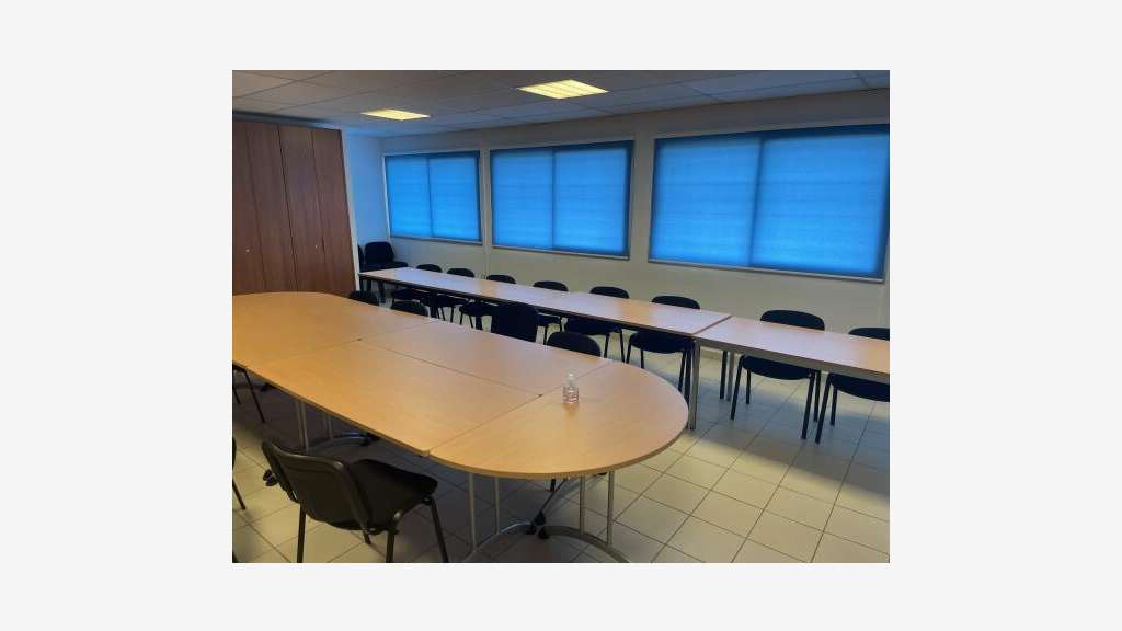A louer bureaux 477m² à Avignon ZA Fontcouverte