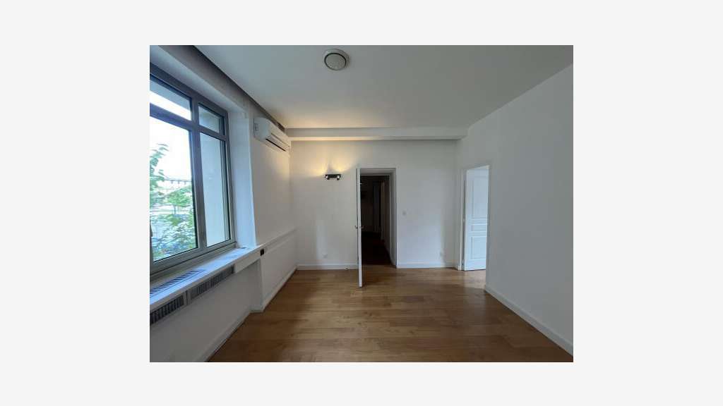 A louer 3 bureaux fermés 55m² à Avignon