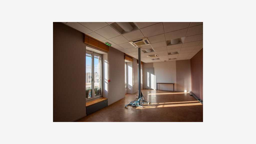 A louer bureau 218m² à Avignon Intra Muros