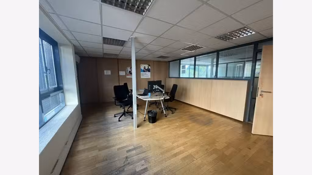 Bureaux de 215m² à louer en centre ville Avignon