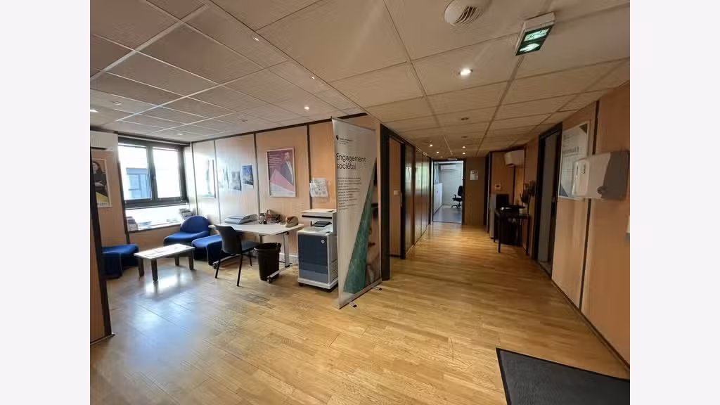 Bureaux de 215m² à louer en centre ville Avignon