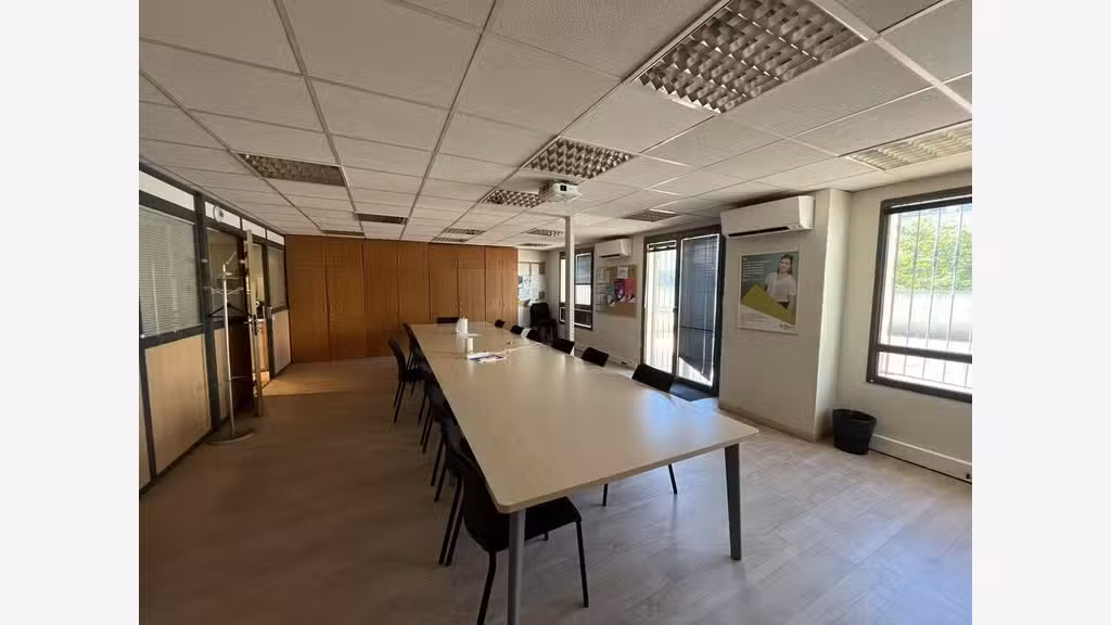Bureaux de 215m² à louer en centre ville Avignon