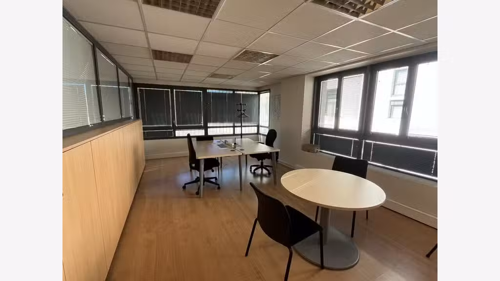 Bureaux de 215m² à louer en centre ville Avignon