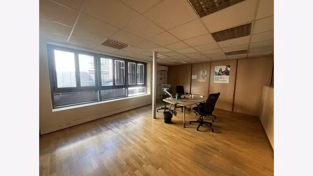 Bureaux de 215m² à louer en centre ville Avignon