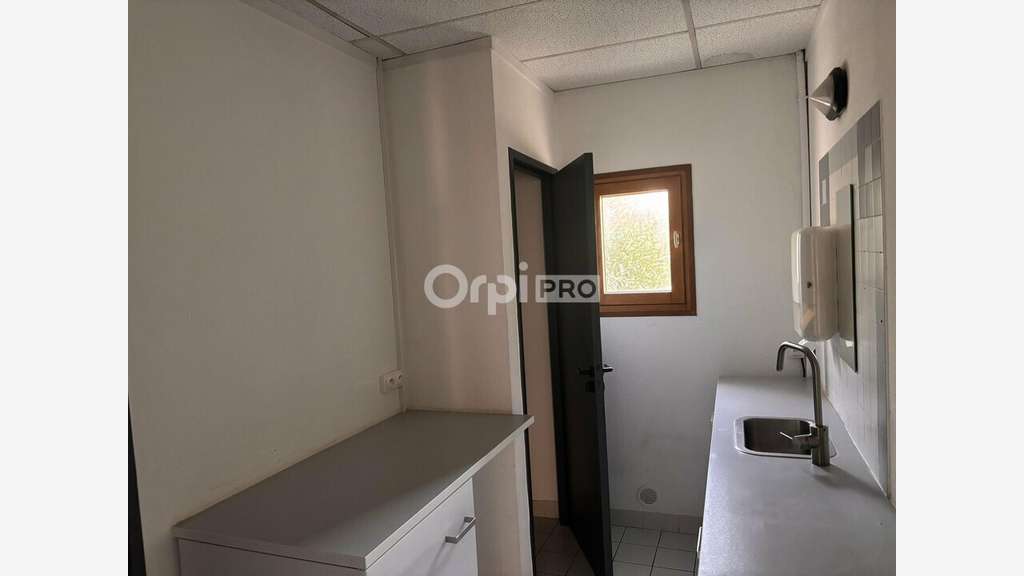 Bureaux à louer bel empl Zone Courtine à Avignon