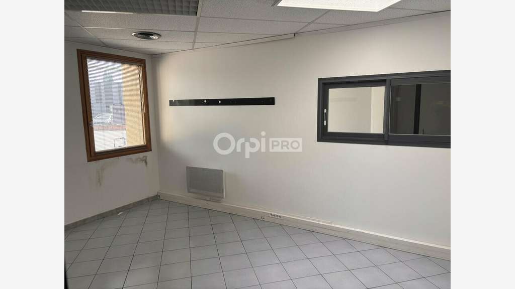 Bureaux à louer bel empl Zone Courtine à Avignon
