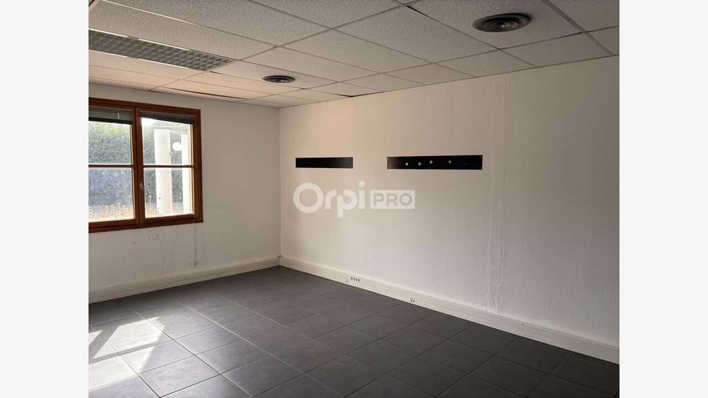 Bureaux à louer bel empl Zone Courtine à Avignon