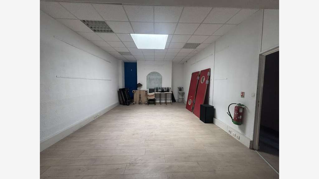 AVIGNON - BUREAUX à louer