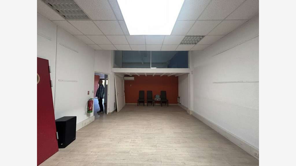 AVIGNON - BUREAUX à louer