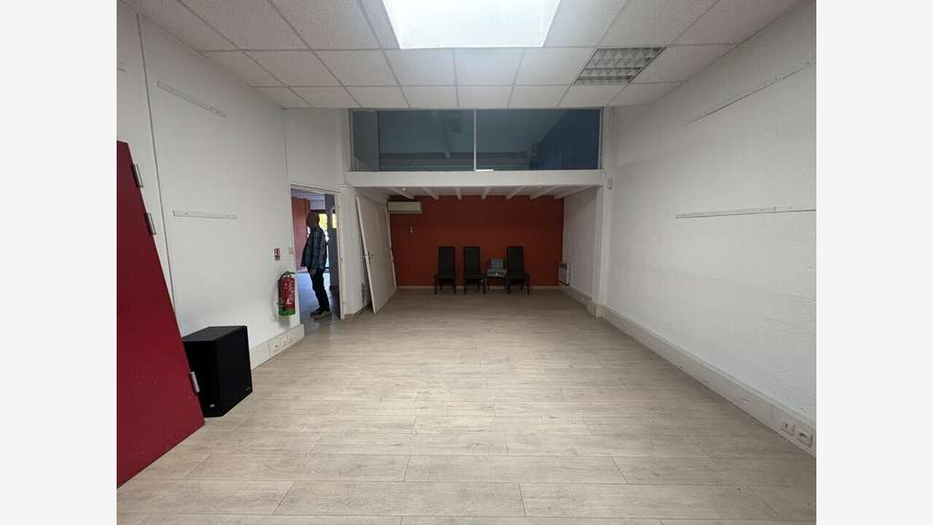 AVIGNON - BUREAUX à louer