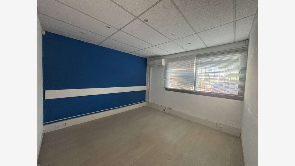 AVIGNON - BUREAUX à louer