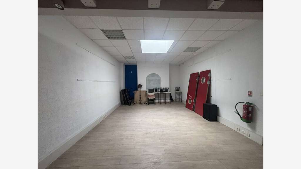 AVIGNON - BUREAUX à louer