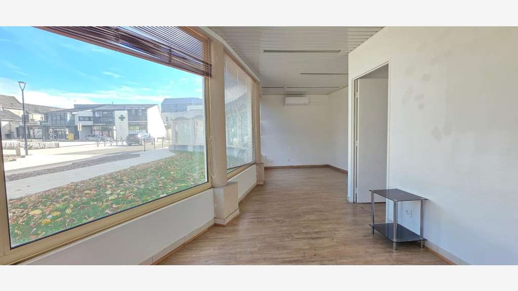 Local professionnel 58m² à louer à Avrillé