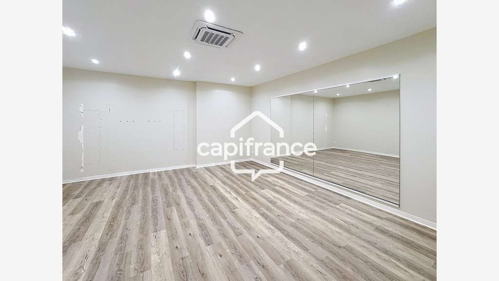 Bureau 42m² R+1 à louer Moudong Baie Mahault