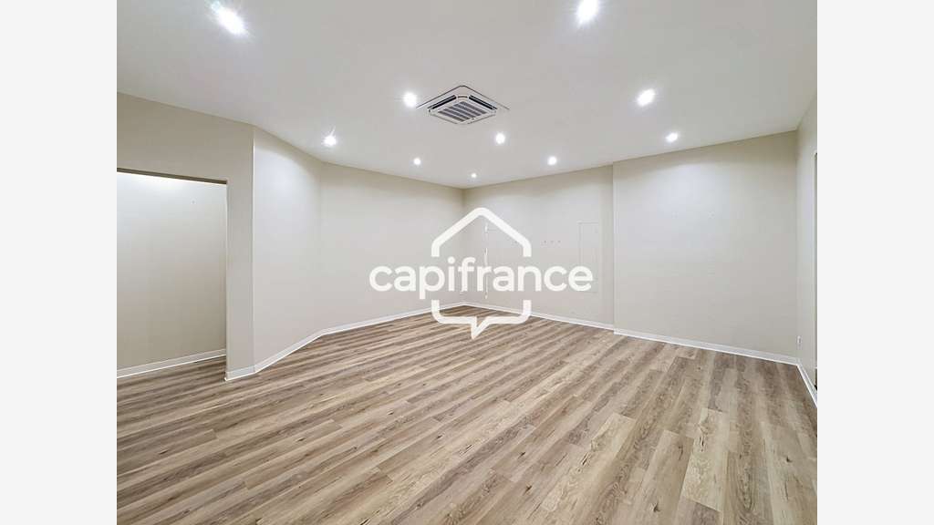 Bureau 42m² R+1 à louer Moudong Baie Mahault