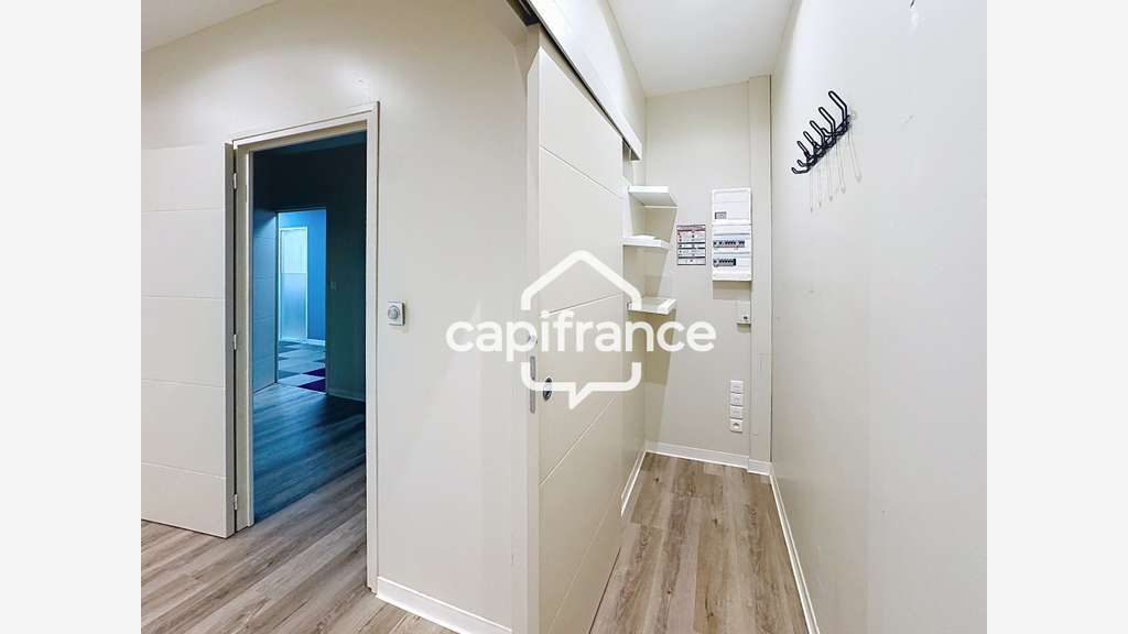 Bureau 42m² R+1 à louer Moudong Baie Mahault