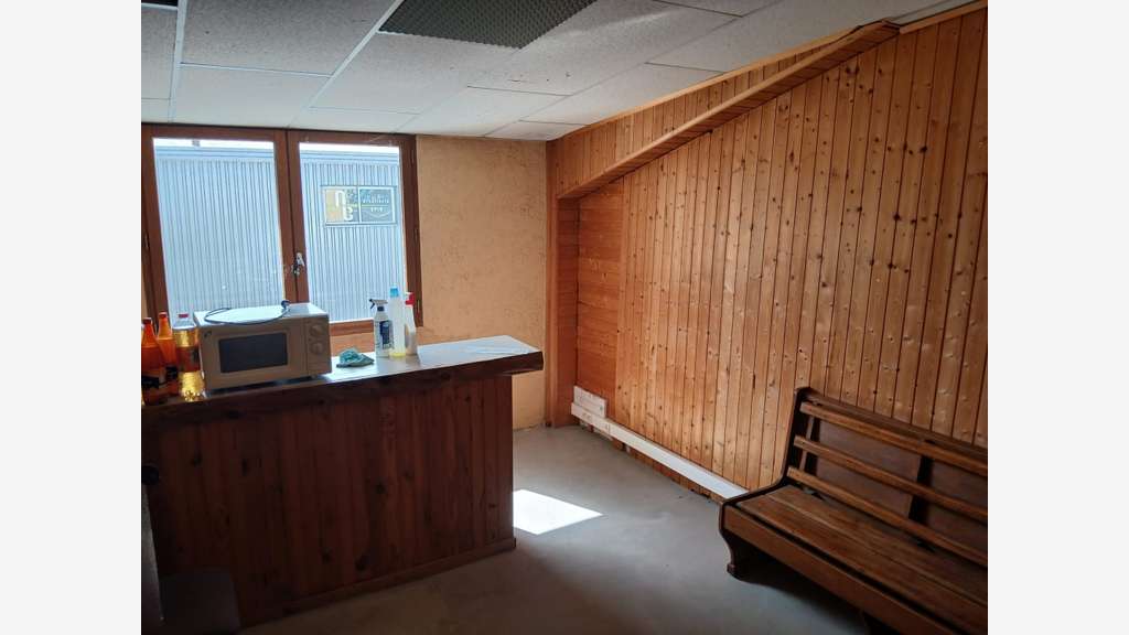À LOUER – Bureaux de 163 m² à l’étage