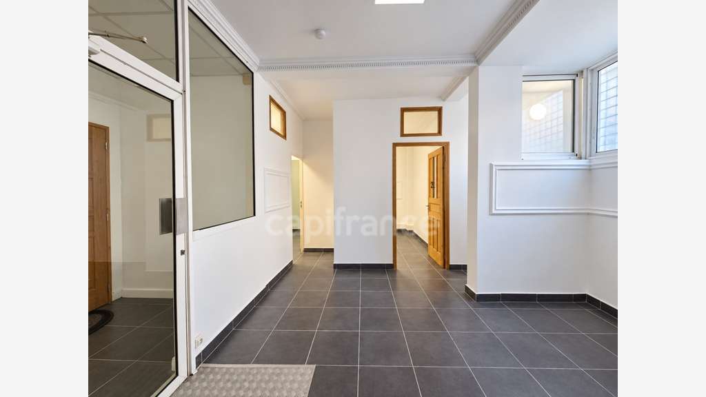 A louer bureaux rénovés 90m² à Basse-Terre centre