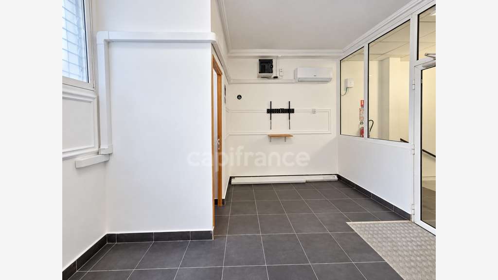 A louer bureaux rénovés 90m² à Basse-Terre centre