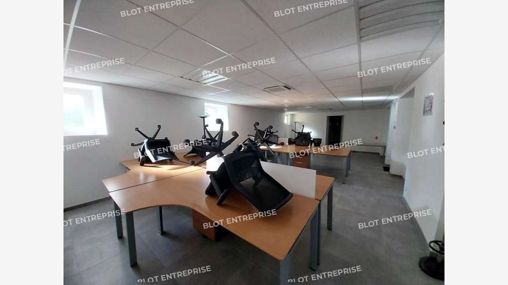 À LOUER - BUREAUX 106 m² - BAUD