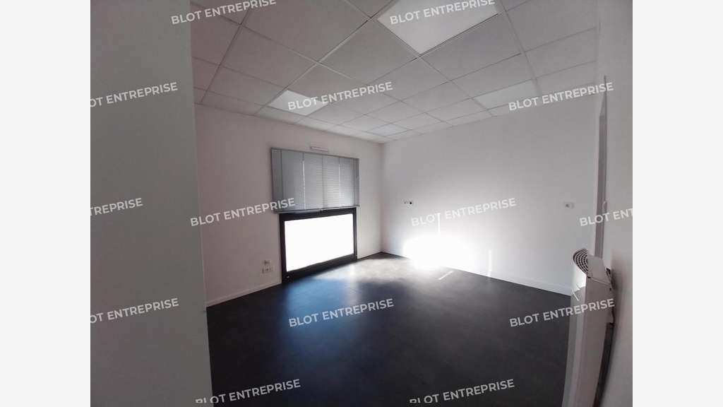 À LOUER - LOCAL PROFESSIONNEL BUREAUX 170 m² - B