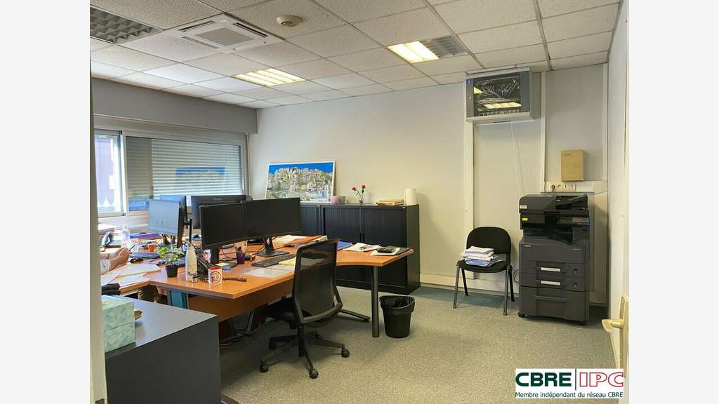 Location bureaux de 443m² au 1er étage à Bayonne