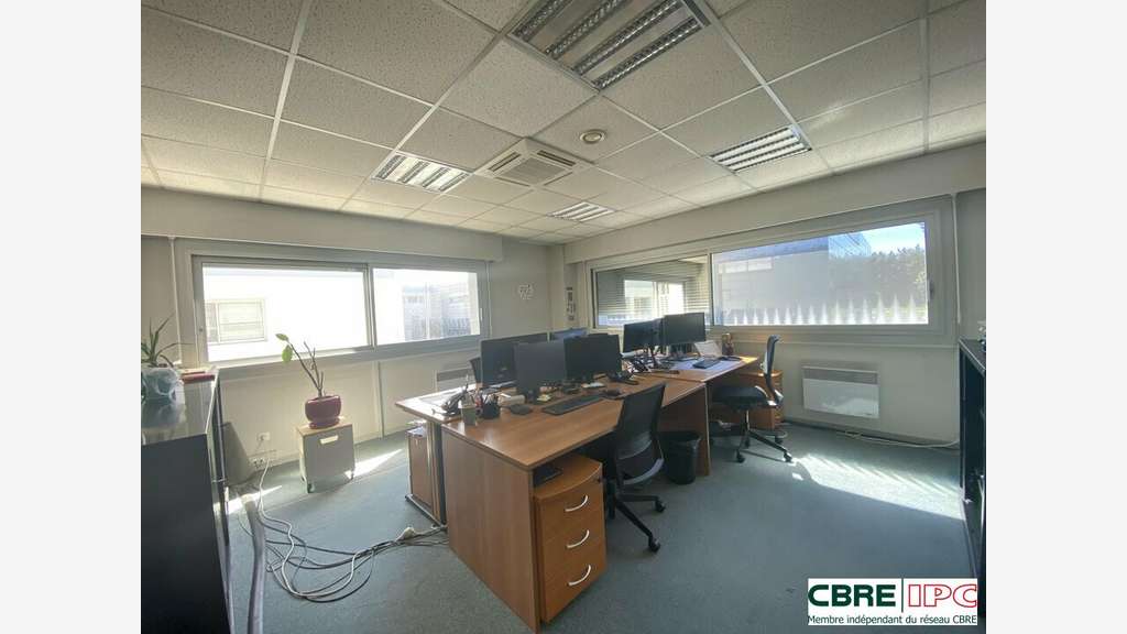 Location bureaux de 443m² au 1er étage à Bayonne