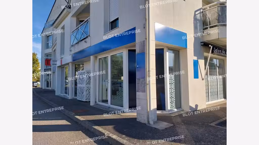 A louer bureaux 55m² belle visibilité  Guérande