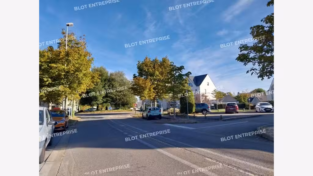 A louer bureaux 55m² belle visibilité  Guérande